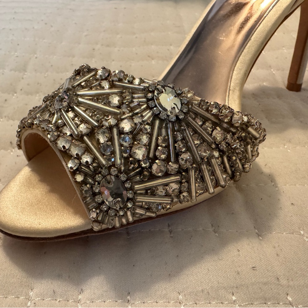 Badgley Mischka Embellished beaded and Rhinestone Size 8.5 Cream Heels - Picture 10 of 15